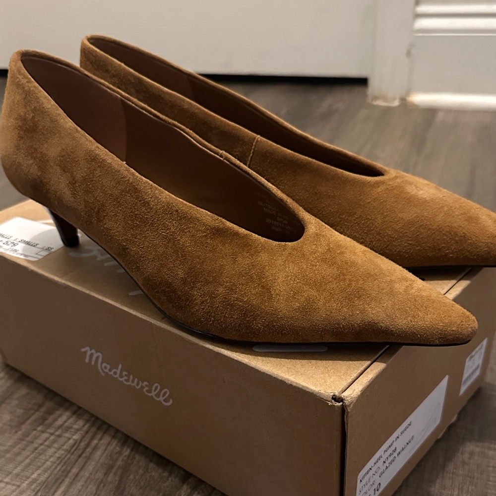 Madewell Suede Pointed-Toe Kitten Heels in Camel Brown